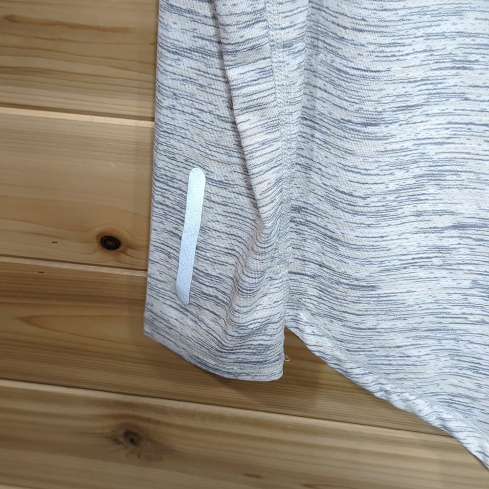 Zyia Active Light Gray Split Back Long Sleeve T S… - image 4